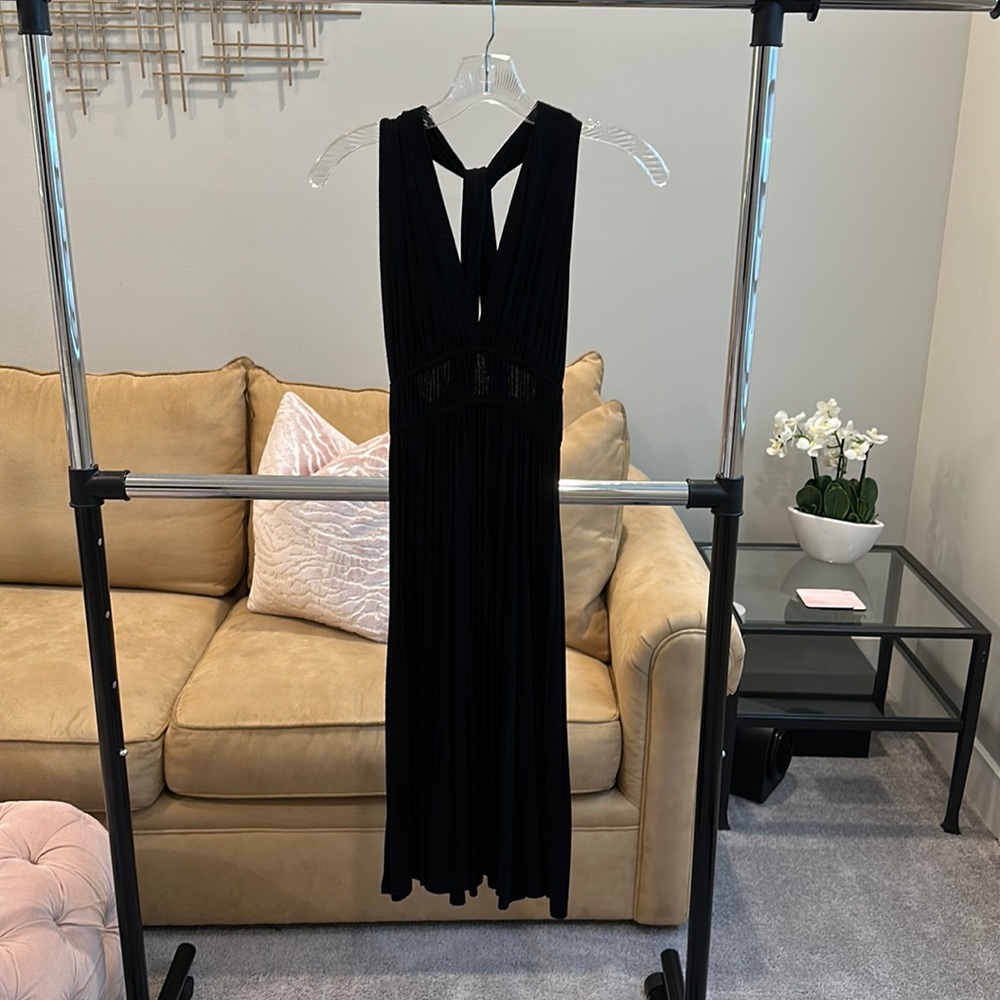 Sexy black halter dress perfect for beach vaca, summer party or night out!